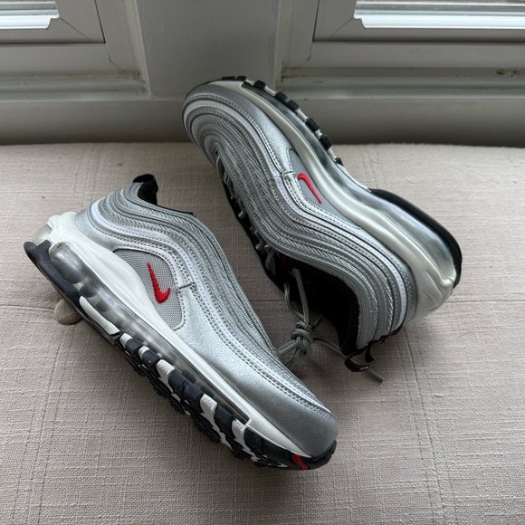 Brand New Women’s Nike Air Max 97 Silver Bullet size 7 - Picture 3 of 5